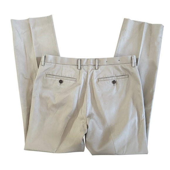 Banana Republic Cream Chinos for Effortless Style - Picture 5 of 6